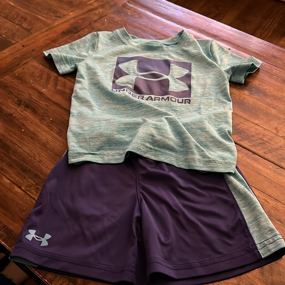 24M dry fit blue/turquoise UnderArmour t-shirt and shorts